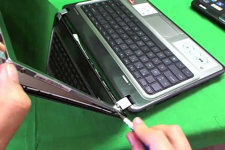 A Complete Guide About Laptop Display Price